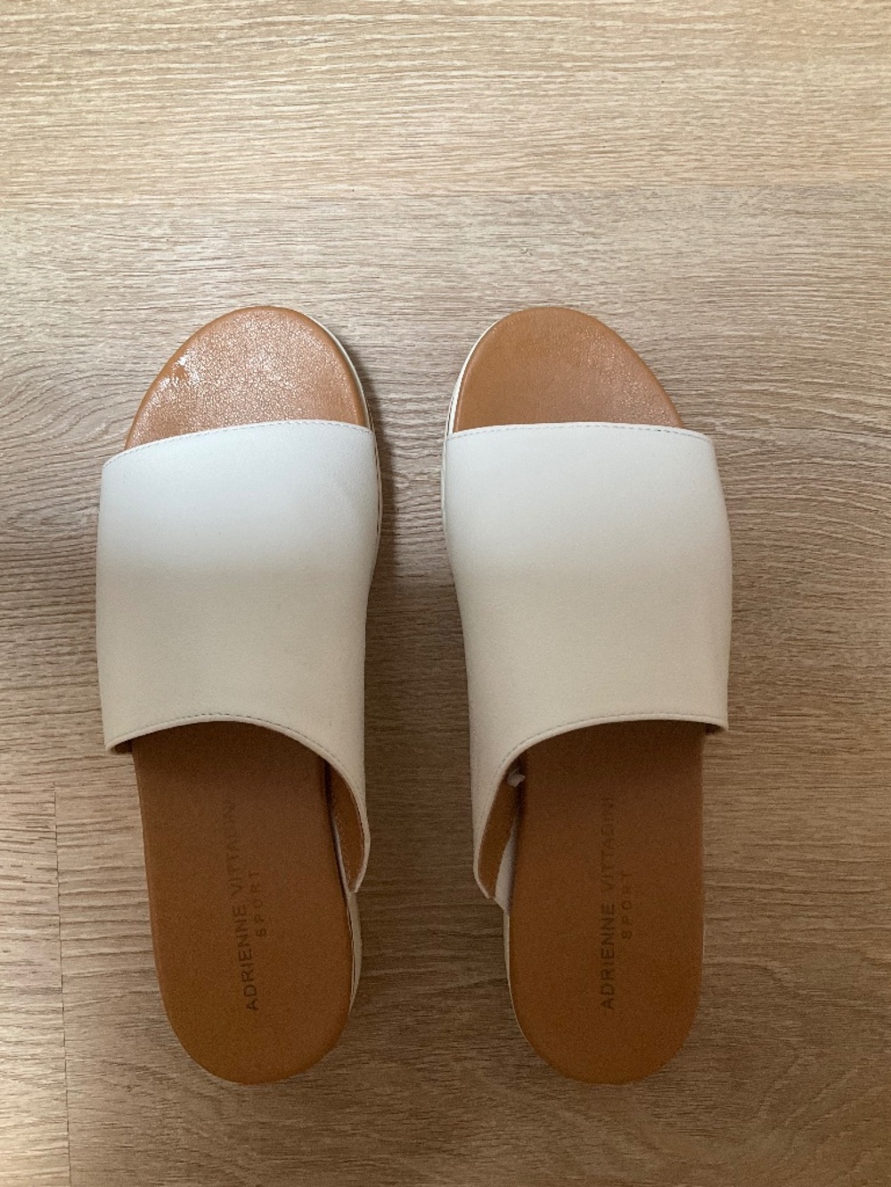 White Adrienne Vittadini sandals size 9.5medium